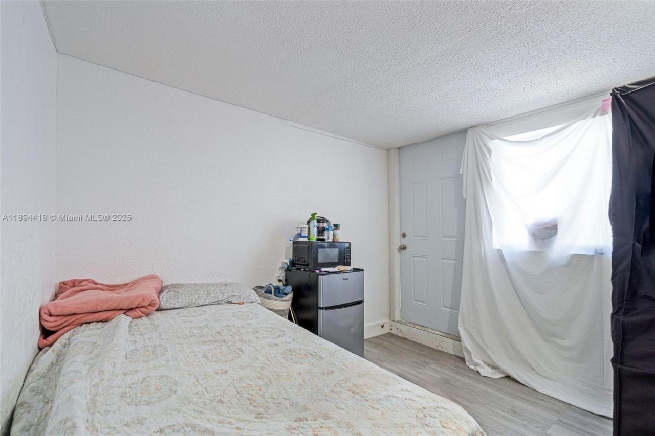 Please Call For Address, Miami, FL 33172 Photo