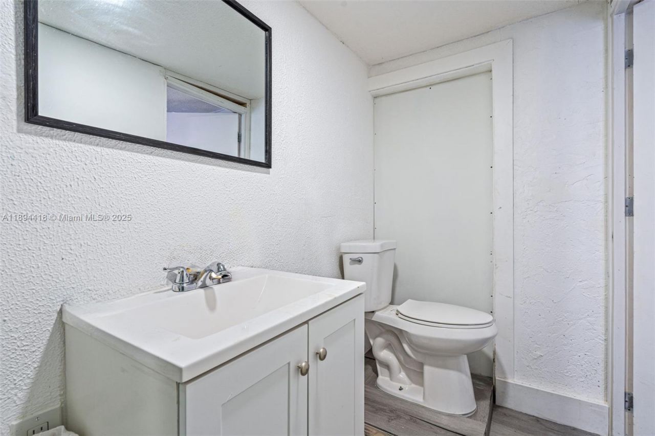 Please Call For Address, Miami, FL 33172 Photo