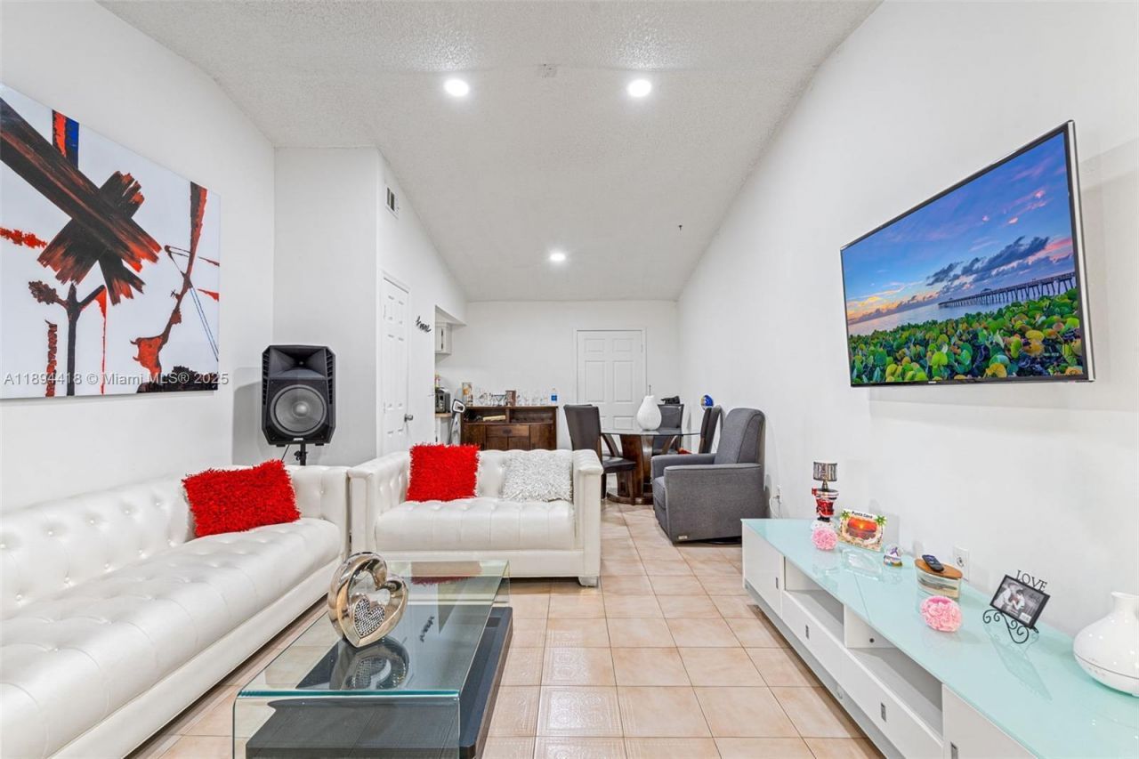 Please Call For Address, Miami, FL 33172 Photo