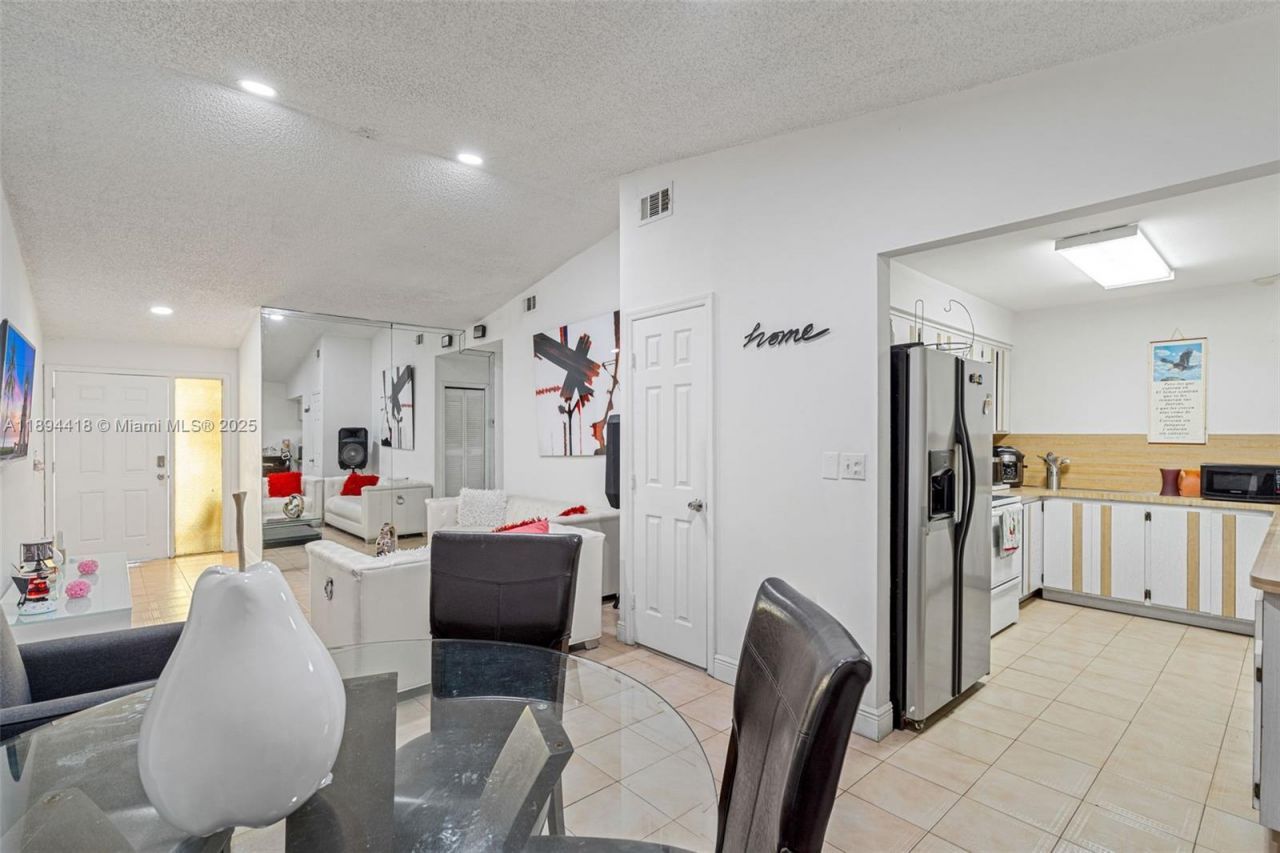 Please Call For Address, Miami, FL 33172 Photo