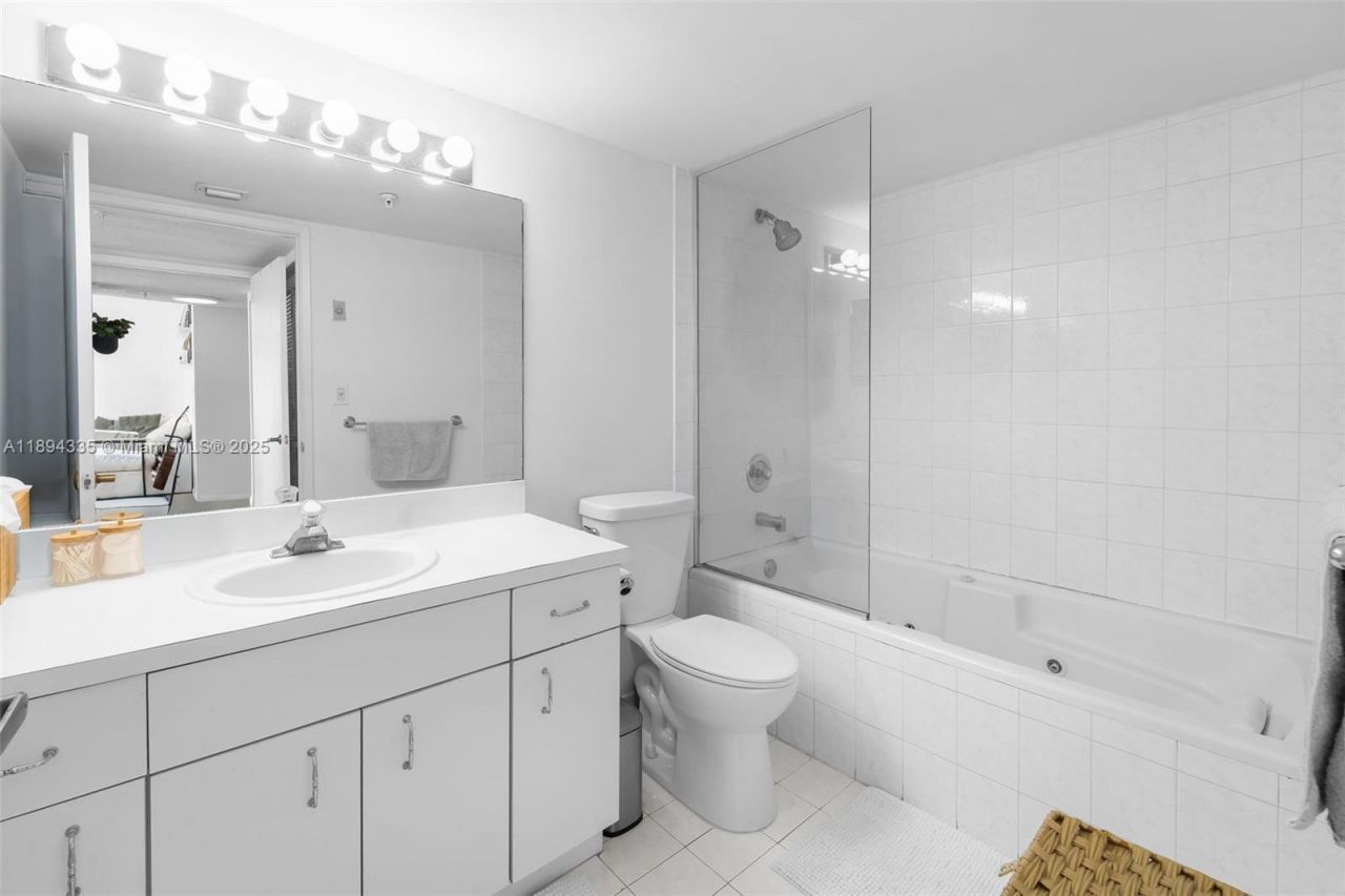 1688 West Ave, Unit 1004, Miami Beach, FL 33139 Photo