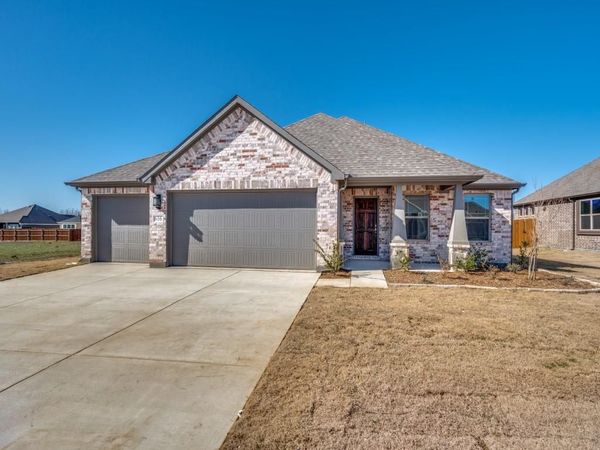 616 Kyle Drive, Tioga, TX 76271