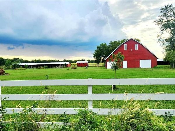 173 N 7 Highway, Girard, KS 66743