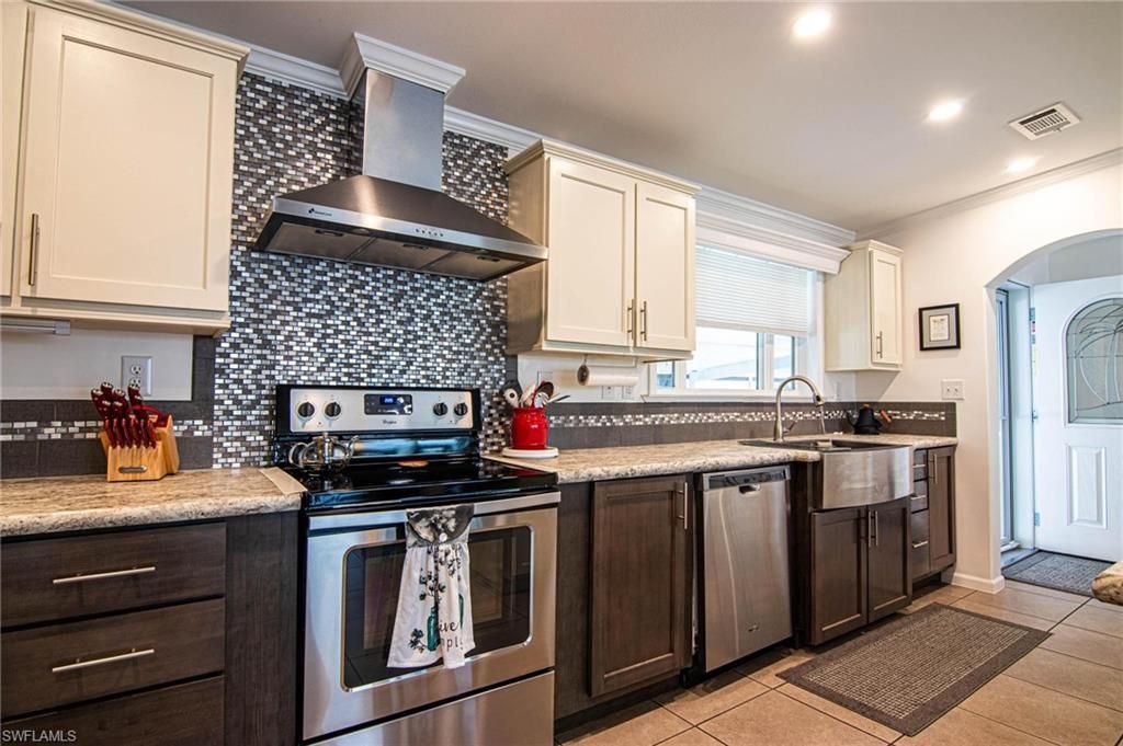 417 Snead Dr, North Fort Myers, FL 33903 Photo