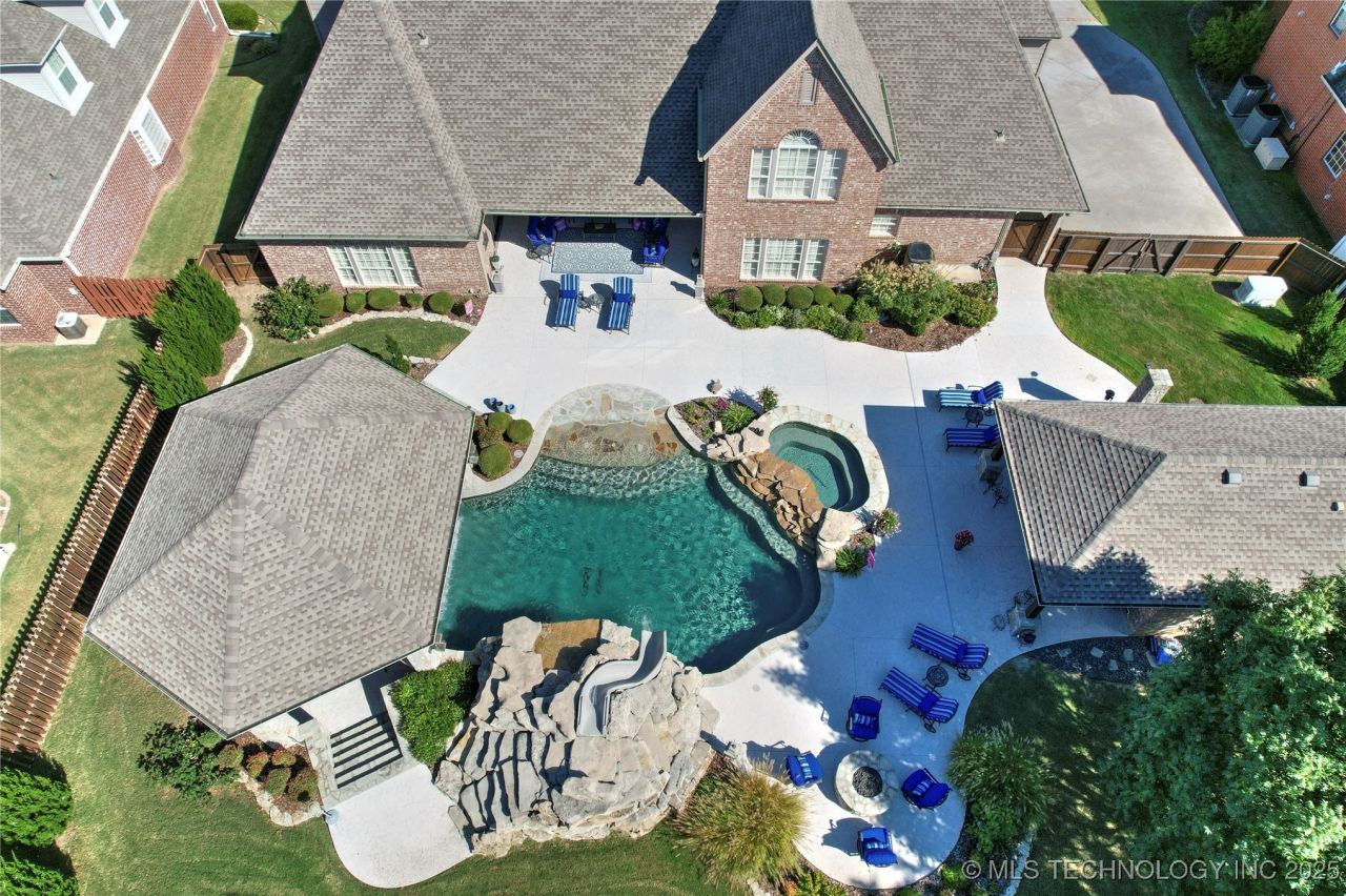 212 Ashton Drive, Broken Arrow, OK 74014 Main Photo