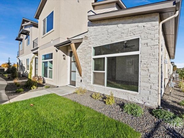 728 S Calhoun Ln, Star, ID 83669