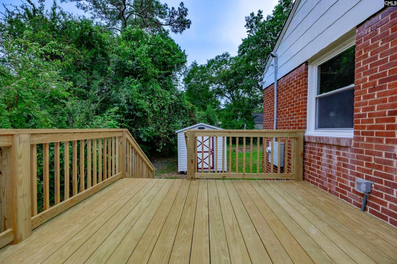 2711 Harrison Road Photo 8