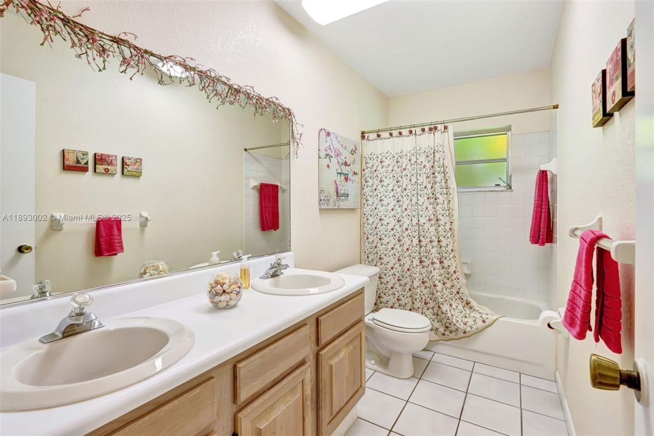 18045 SW 87th Ct, Palmetto Bay, FL 33157 Photo