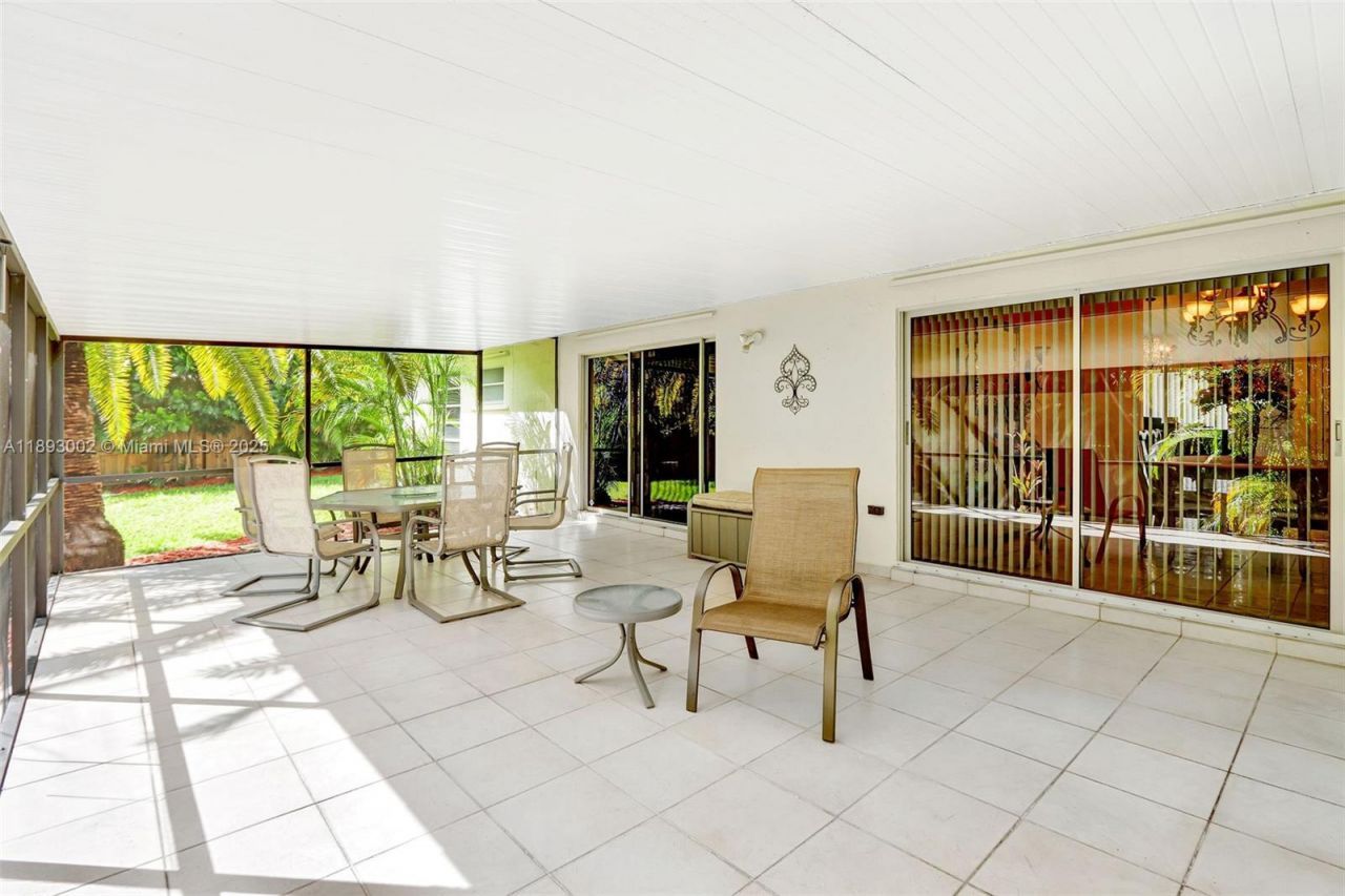 18045 SW 87th Ct, Palmetto Bay, FL 33157 Photo