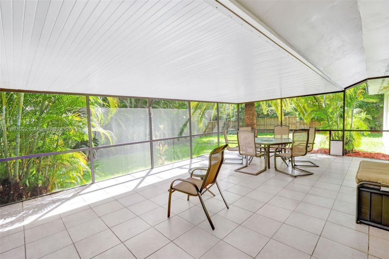 18045 SW 87th Ct, Palmetto Bay, FL 33157 Photo