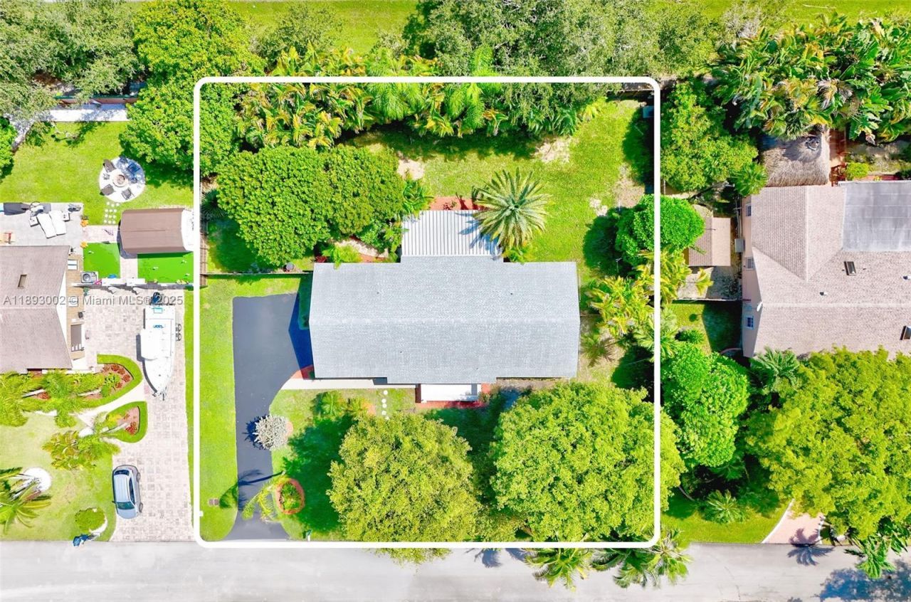 18045 SW 87th Ct, Palmetto Bay, FL 33157 Photo