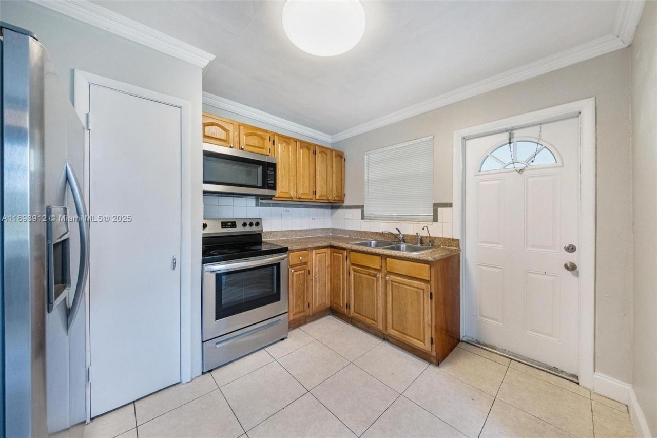 2130 Acapulco Dr, Miramar, FL 33023 Photo