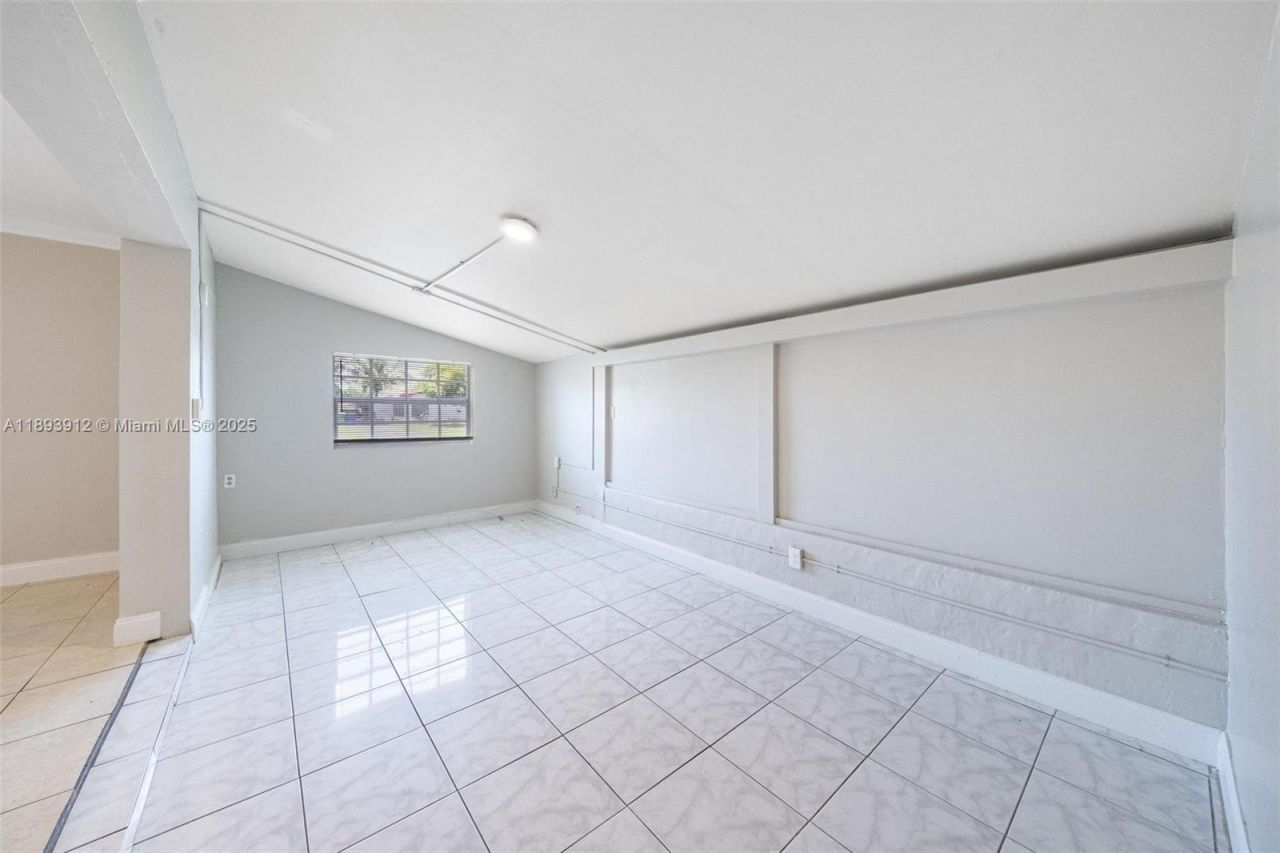 2130 Acapulco Dr, Miramar, FL 33023 Photo