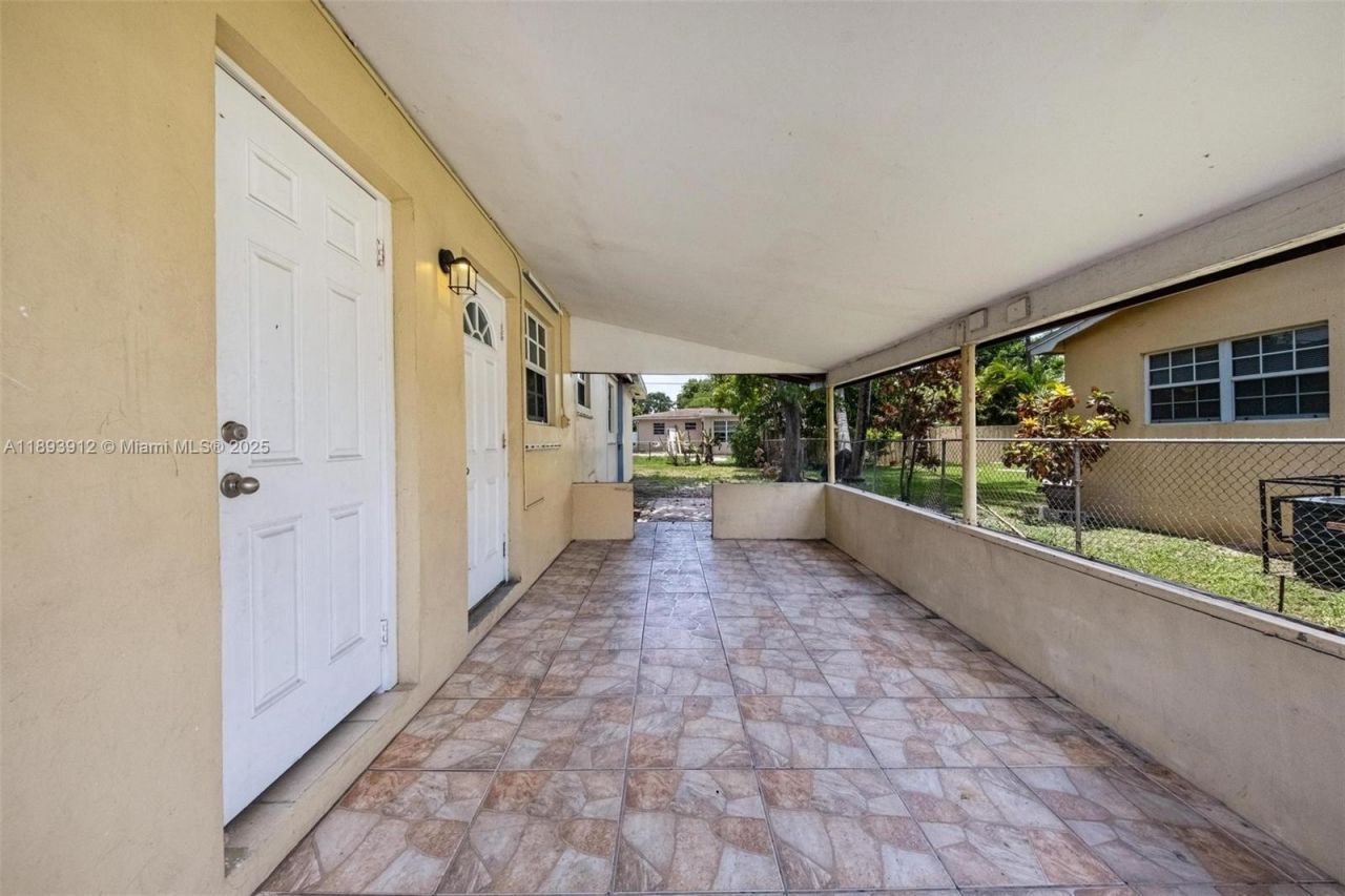 2130 Acapulco Dr, Miramar, FL 33023 Photo