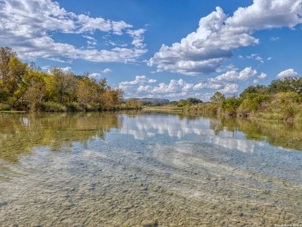 2554 CR 380, Barksdale, TX 78828