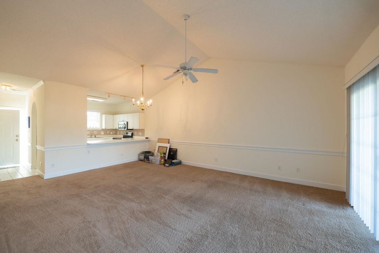 670 Riverwalk Dr. Photo 12