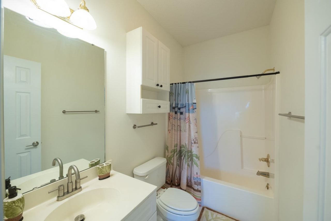 670 Riverwalk Dr. Photo 16