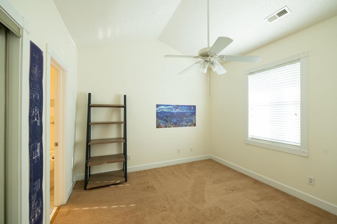 670 Riverwalk Dr. Photo 17