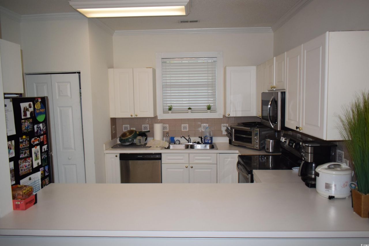 670 Riverwalk Dr. Photo 18