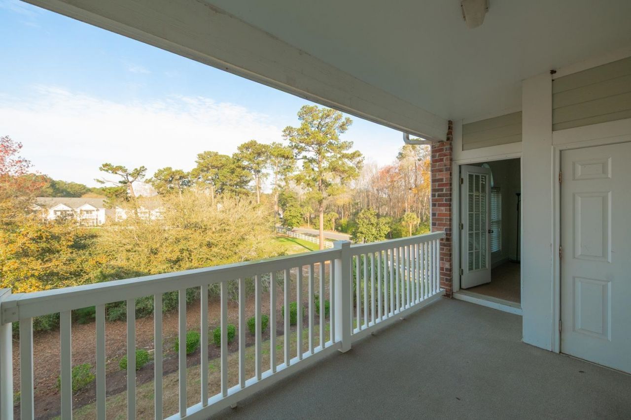 670 Riverwalk Dr. Photo 20