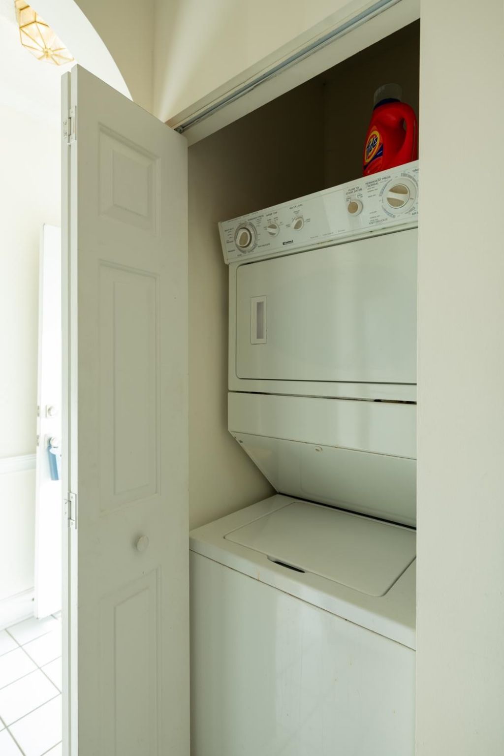 670 Riverwalk Dr. Photo 9