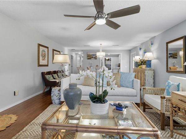 676 Royal Palm Place, Vero Beach, FL 32960