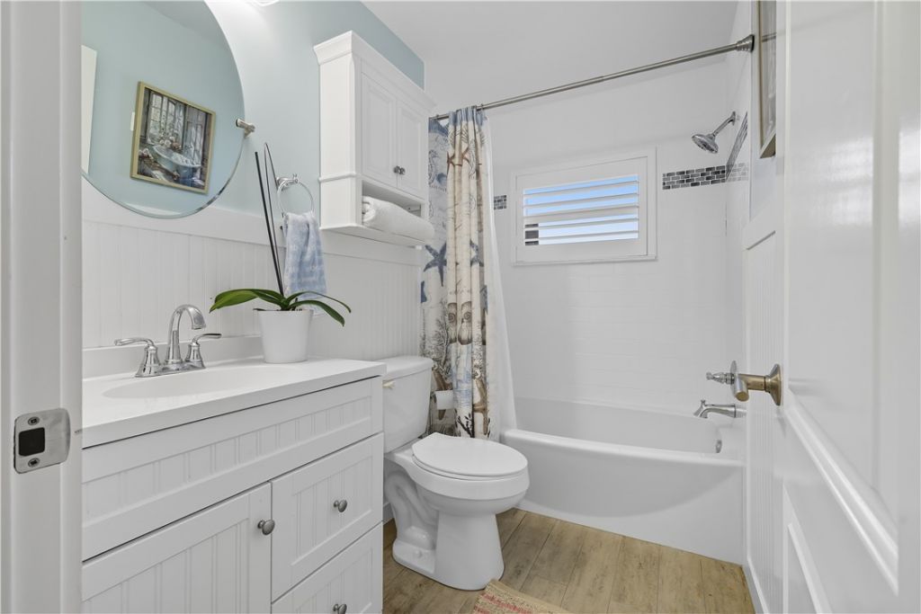 676 Royal Palm Place, Vero Beach, FL 32960 Photo