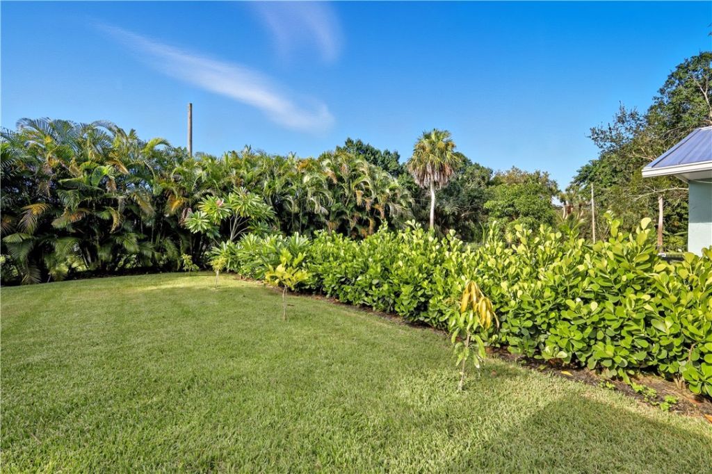 676 Royal Palm Place, Vero Beach, FL 32960 Photo