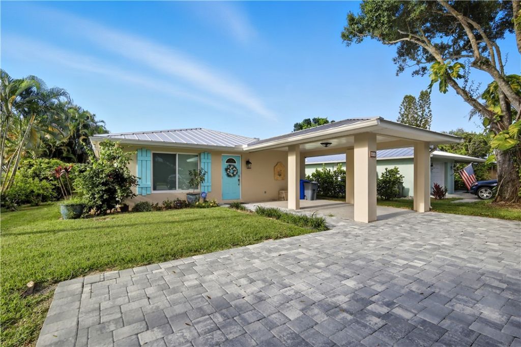 676 Royal Palm Place, Vero Beach, FL 32960 Photo