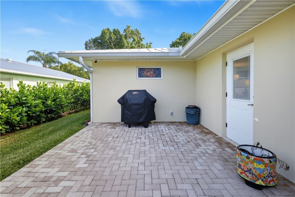 676 Royal Palm Place, Vero Beach, FL 32960 Photo
