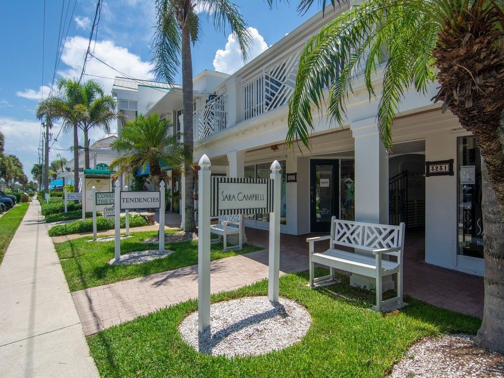 676 Royal Palm Place, Vero Beach, FL 32960 Photo