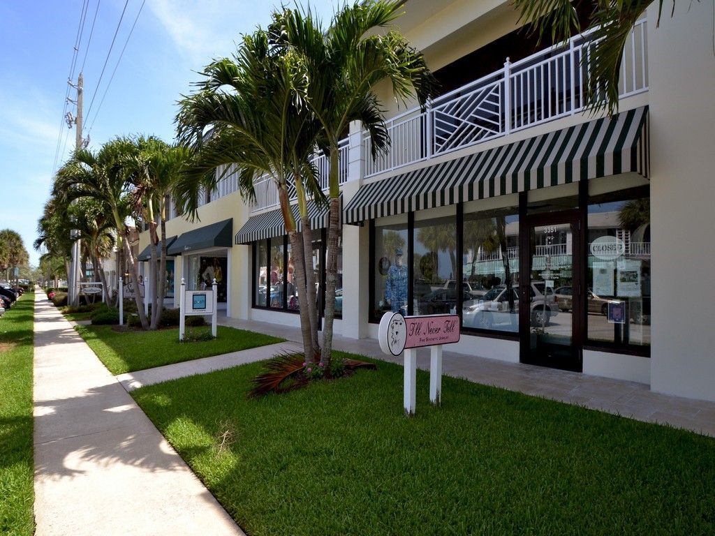 676 Royal Palm Place, Vero Beach, FL 32960 Photo