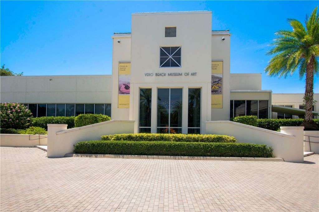676 Royal Palm Place, Vero Beach, FL 32960 Photo