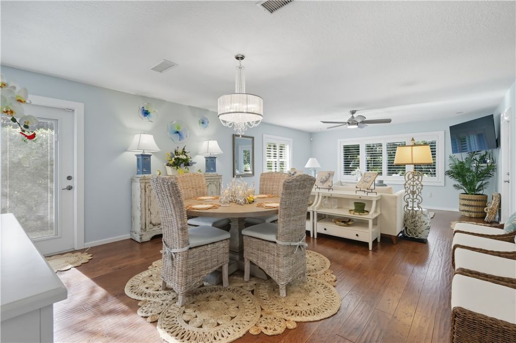 676 Royal Palm Place, Vero Beach, FL 32960 Photo
