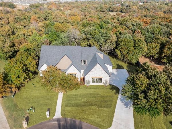 7402 Coyote Point, Edmond, OK 73034