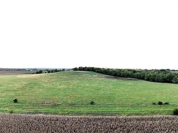 2175 Louisiana Road, Ottawa, KS 66067