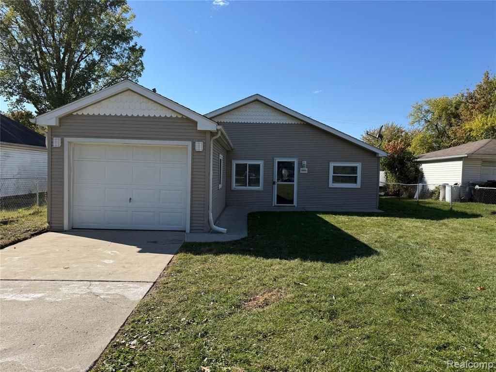 30061 Park Street, Roseville, MI 48066 Main Photo