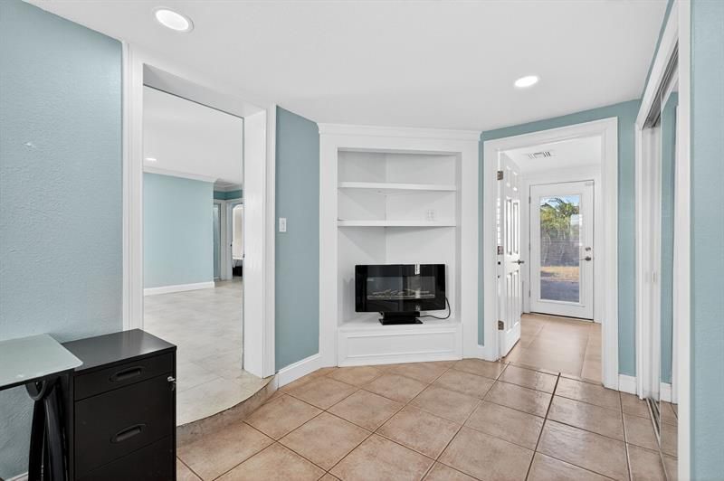 1201 N Tyrone Blvd N, Saint Petersburg, FL 33710 Photo