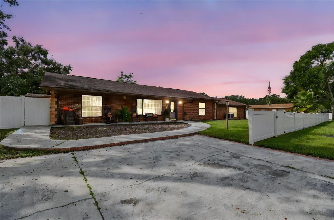 39501 Meadowood Loop, Zephyrhills, FL 33542 Photo