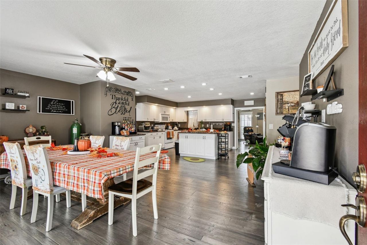 39501 Meadowood Loop, Zephyrhills, FL 33542 Photo