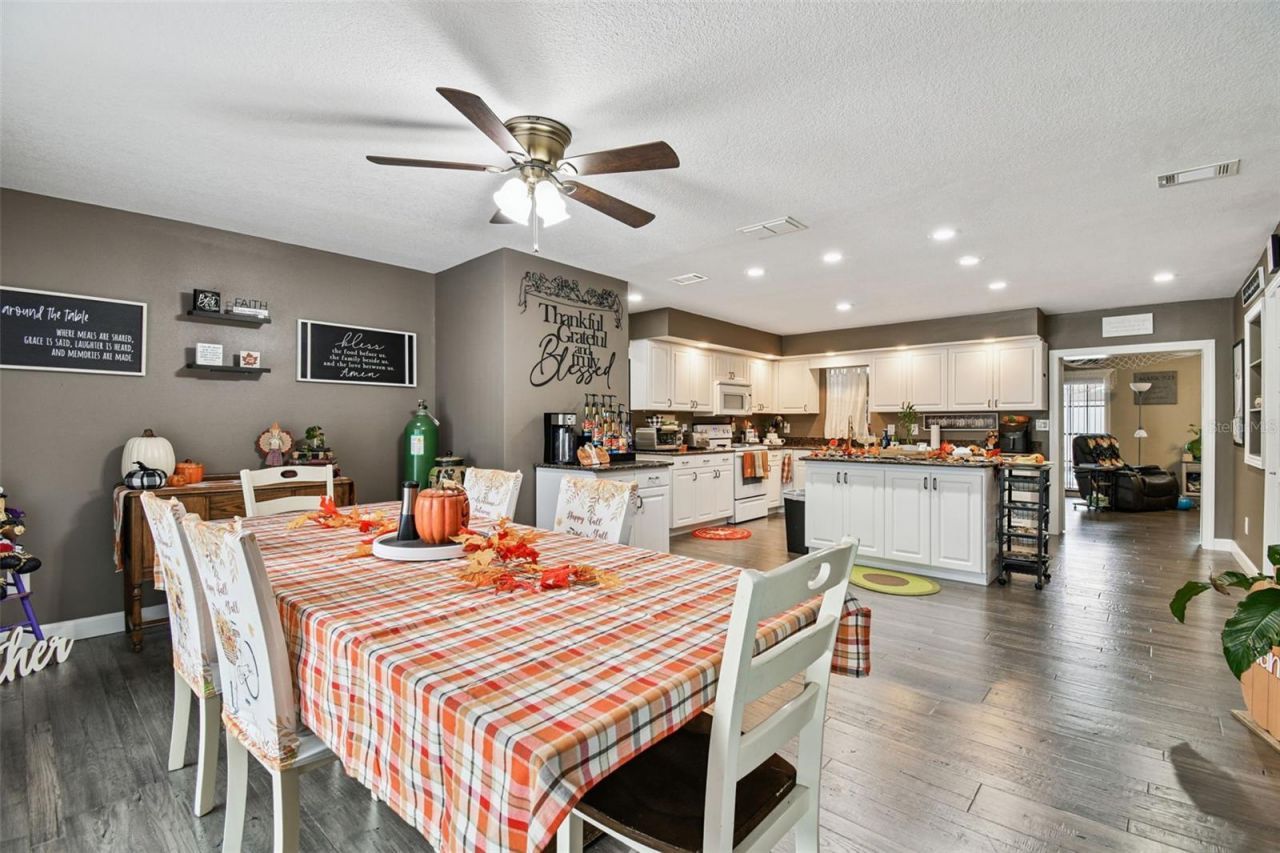 39501 Meadowood Loop, Zephyrhills, FL 33542 Photo