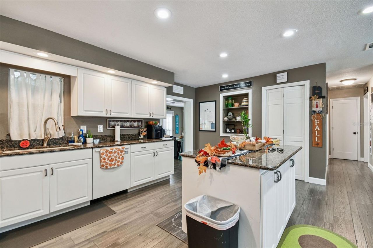 39501 Meadowood Loop, Zephyrhills, FL 33542 Photo