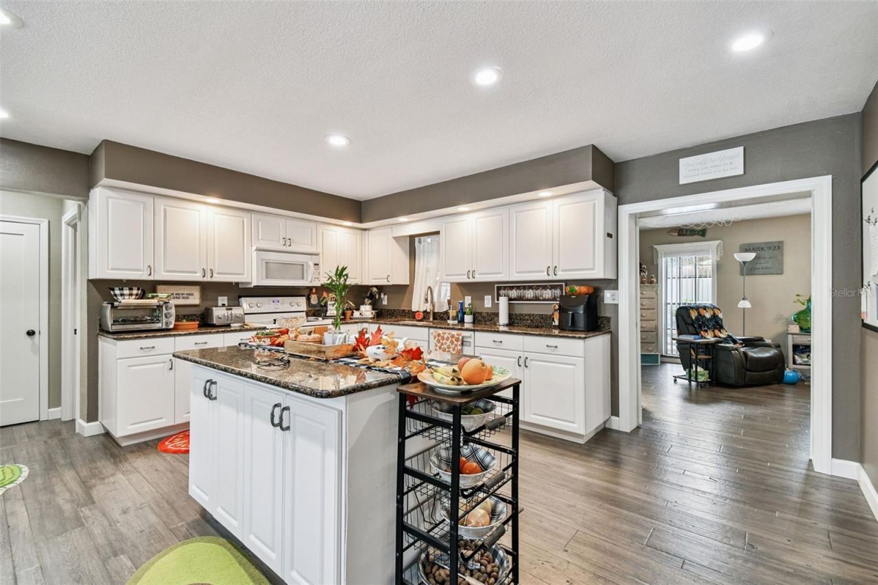 39501 Meadowood Loop, Zephyrhills, FL 33542 Photo