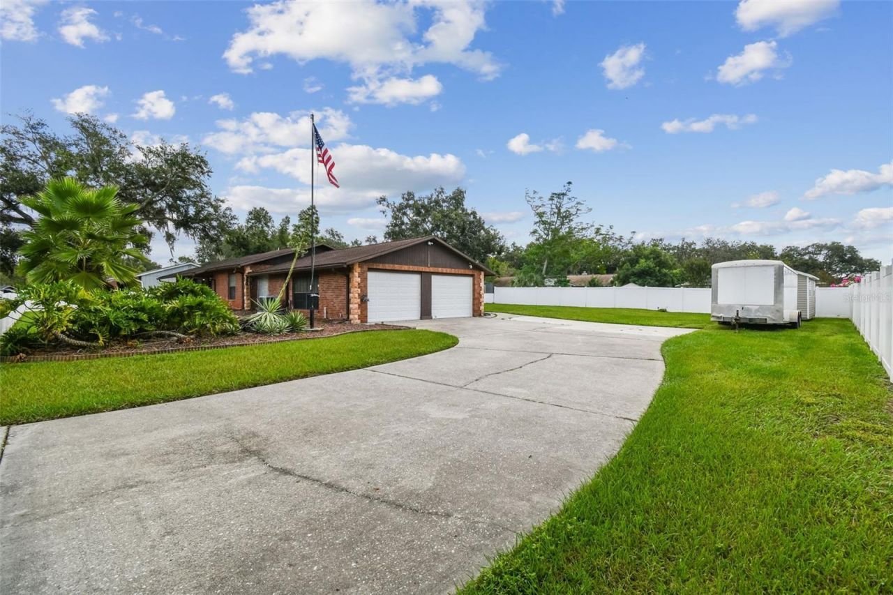 39501 Meadowood Loop, Zephyrhills, FL 33542 Photo