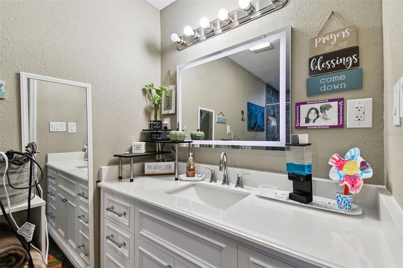 39501 Meadowood Loop, Zephyrhills, FL 33542 Photo