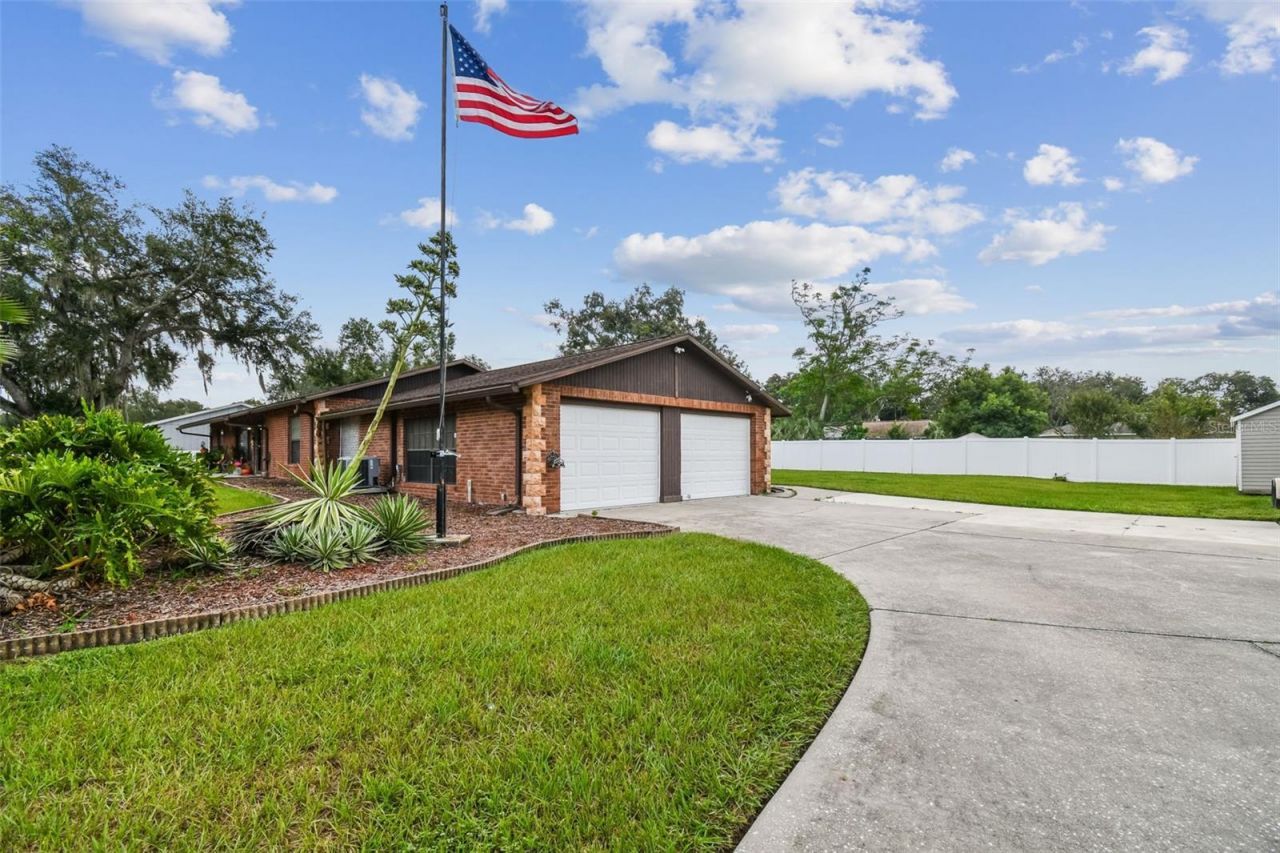 39501 Meadowood Loop, Zephyrhills, FL 33542 Photo