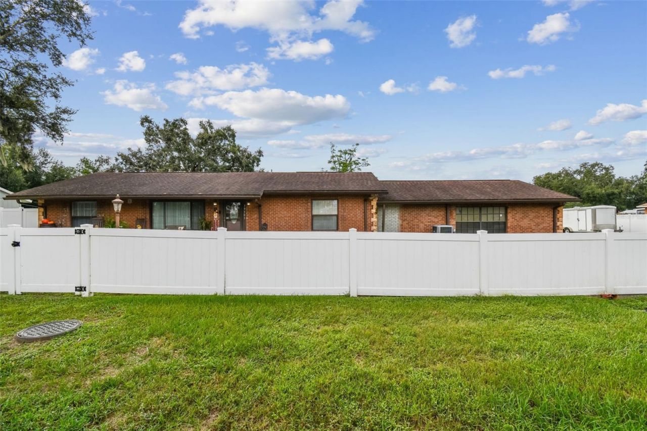 39501 Meadowood Loop, Zephyrhills, FL 33542 Photo