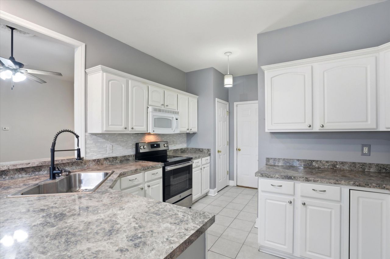 106 Hialeah Court Photo 11