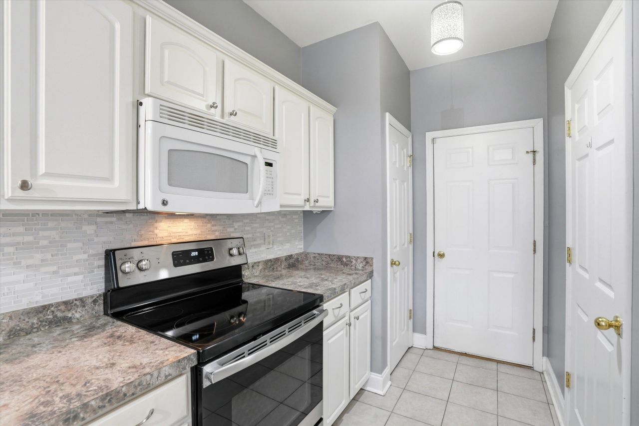 106 Hialeah Court Photo 13