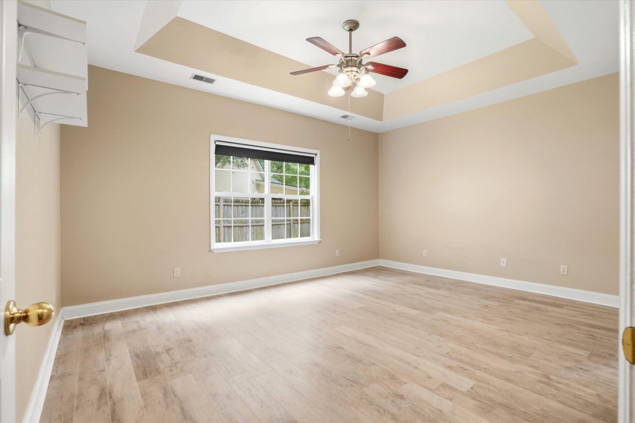 106 Hialeah Court Photo 15